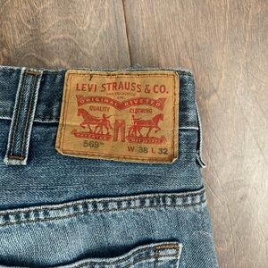 Men’s Levi’s 569. 38x32